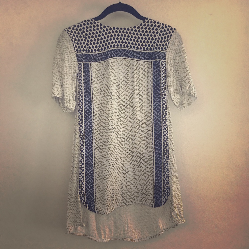 H&M black and white blouse